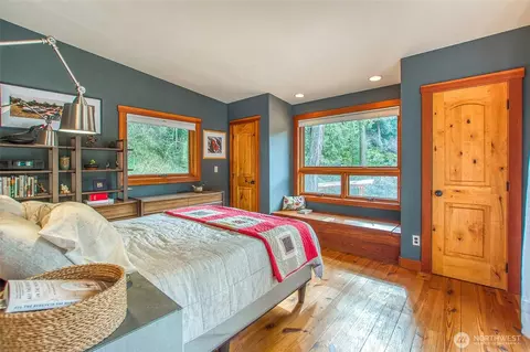 Bedroom - 239 Bromley Dr, Eastsound, WA 98245 photo 1 of 4