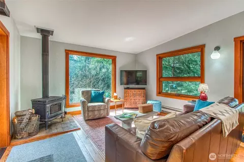 Living - 239 Bromley Dr, Eastsound, WA 98245 photo 2 of 2