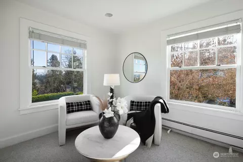 2214 E Crescent Dr, Seattle, WA 98112 photo 22