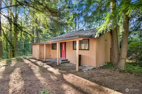 48 Lake Louise Dr, Bellingham, WA 98229