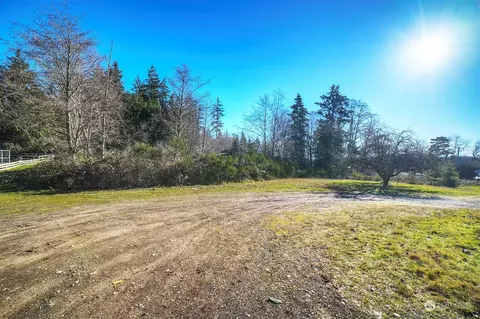 26636 Lindvog Rd NE, Kingston, WA 98346