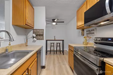 4501 Grandview Dr W #T320, Tacoma, WA 98466