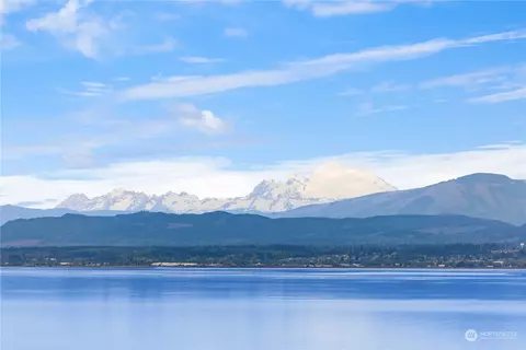 1833 SE Camano Dr, Camano Island, WA 98282