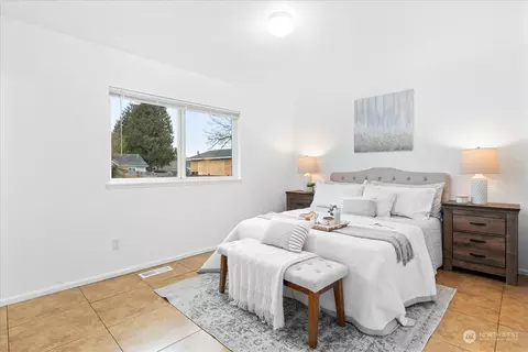 Bedroom - 1323 E Casino Rd, Everett, WA 98203 photo 1 of 2