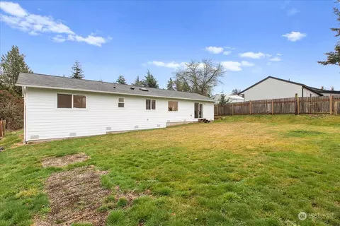 Exterior - 1323 E Casino Rd, Everett, WA 98203 photo 2 of 2
