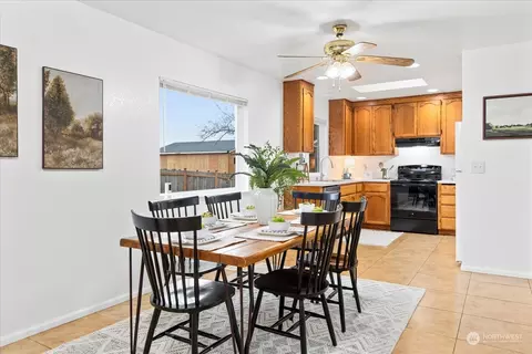 Dining - 1323 E Casino Rd, Everett, WA 98203 photo 1 of 3