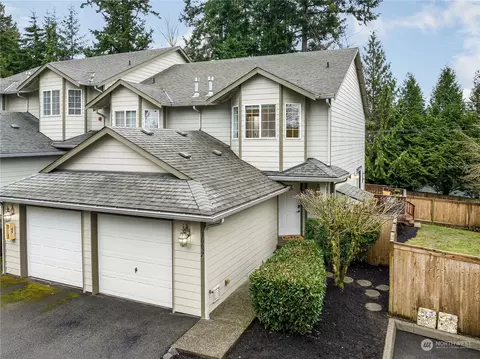 16627 44th Ave W #D, Lynnwood, WA 98037