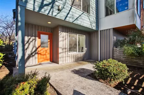 418 N 130th St, Seattle, WA 98133