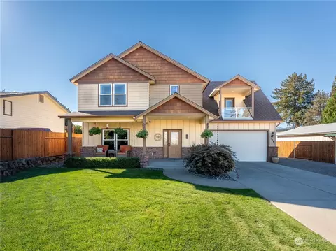 104 35th St NW, East Wenatchee, WA 98802