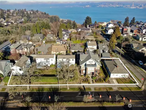2515 Belvidere Ave SW, Seattle, WA 98126
