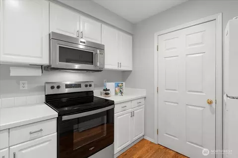 Kitchen - 23908 Bothell-everett Hwy #C9, Bothell, WA 98021 photo 2 of 3