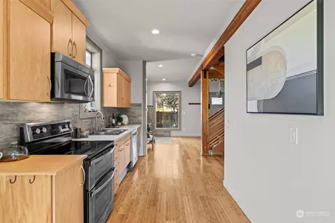 5425 25th Ave SW, Seattle, WA 98106 photo 11