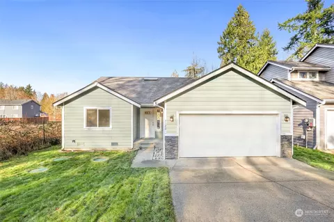 7123 E Nightingale St, Port Orchard, WA 98366