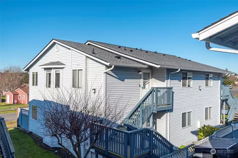 730 SE 8th Ave #D201, Oak Harbor, WA 98277