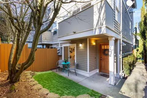814 W Argand St #A, Seattle, WA 98119