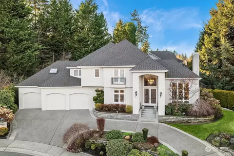 18405 NW Montreux Dr, Issaquah, WA 98027