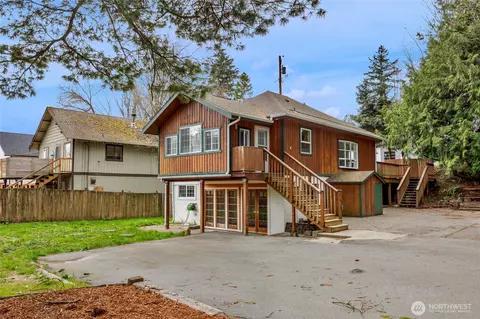 312 Charlotte Ave W, Bremerton, WA 98312