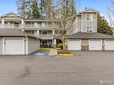 12712 Admiralty Way #C105, Everett, WA 98204