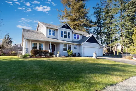 614 1st St, Steilacoom, WA 98388