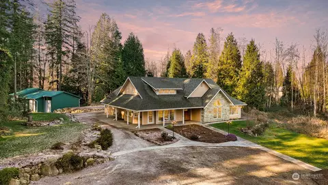 3988 Aldergrove Rd, Ferndale, WA 98248