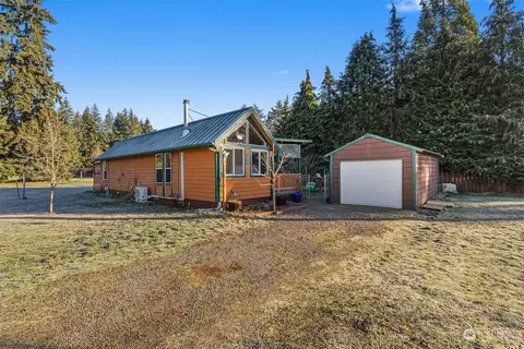 8342 176th Ave SW, Rochester, WA 98579