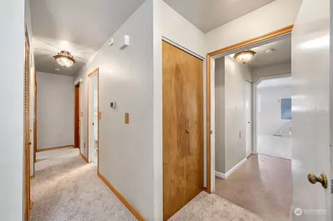 Entry Way - 122 Aspen Dr, Everson, WA 98247 photo 1 of 1