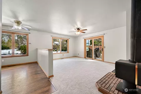Living - 122 Aspen Dr, Everson, WA 98247 photo 2 of 2