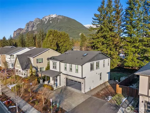 1352 Salish Ave SE, North Bend, WA 98045
