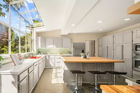 Kitchen - 307 36th Ave E, Seattle, WA 98112 photo 2 of 4