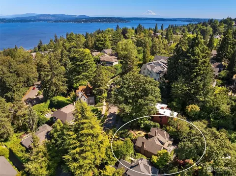 View/Area - 307 36th Ave E, Seattle, WA 98112 photo 2 of 3
