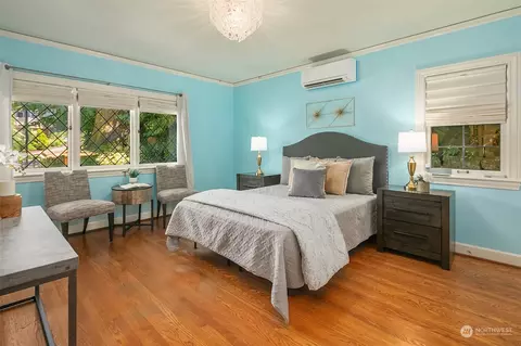 Bedroom - 307 36th Ave E, Seattle, WA 98112 photo 1 of 5