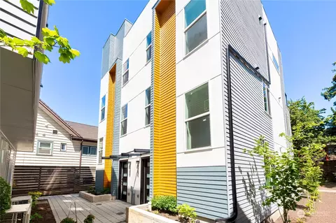 828 NW 56th St #A, Seattle, WA 98107