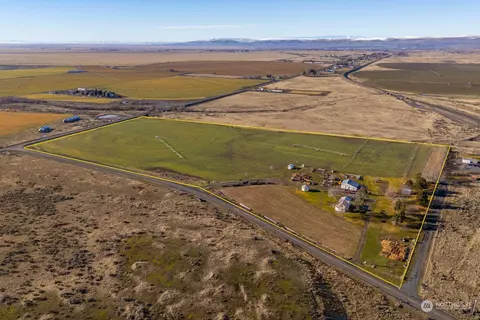 20226 NE Adrian Rd, Soap Lake, WA 98851