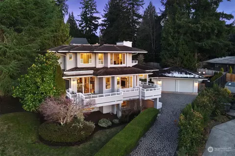 10439 NE 52nd St, Kirkland, WA 98033