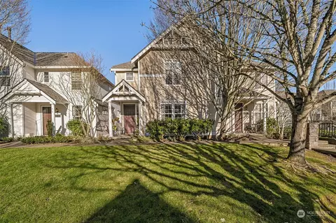 425 227th Ln NE #46, Sammamish, WA 98074