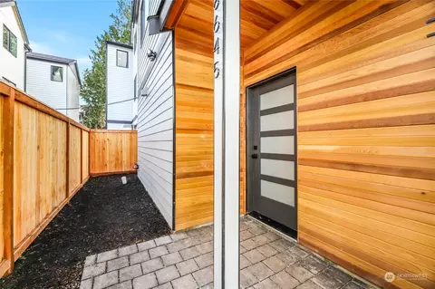 8643 18th Ave SW, Seattle, WA 98106