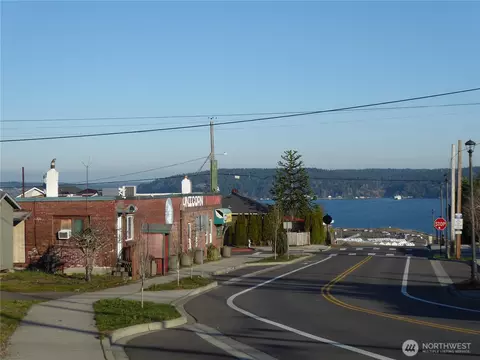 5302 N 49th St, Ruston, WA 98407