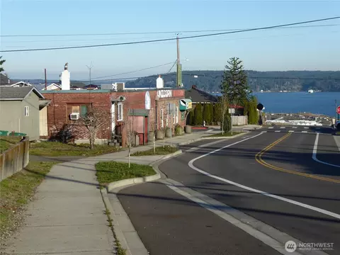 Exterior - 5302 N 49th St, Ruston, WA 98407 photo 1 of 5