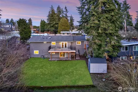 121 152nd Pl SE, Bellevue, WA 98007