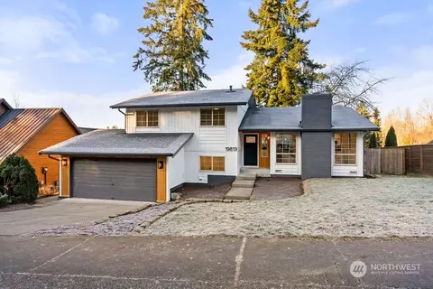 19819 138th Ave SE, Renton, WA 98058