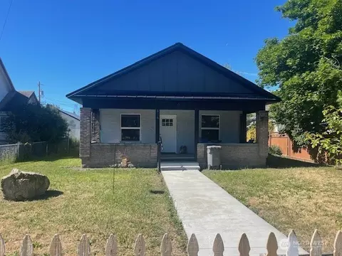 516 Central, Oroville, WA 98844