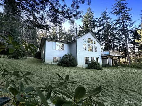 206 Denneboom Rd, Coupeville, WA 98239