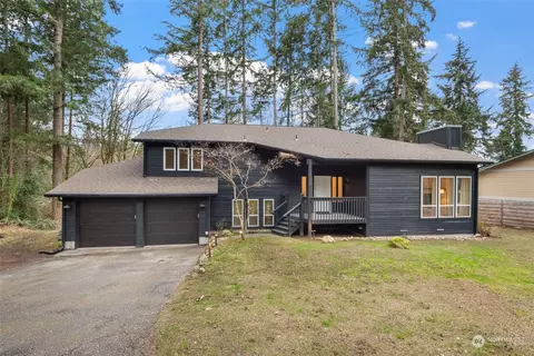 8126 Sabbatical Loop NE, Bremerton, WA 98311