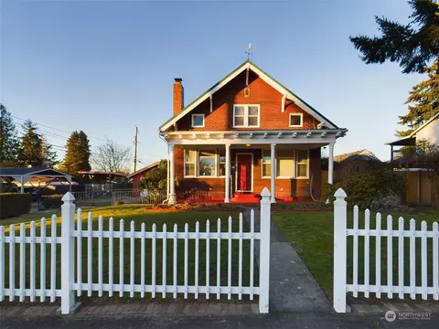 515 E 43rd St, Tacoma, WA 98404