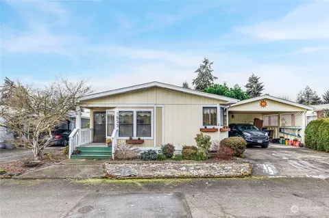 1822 75th St E #26, Tacoma, WA 98404