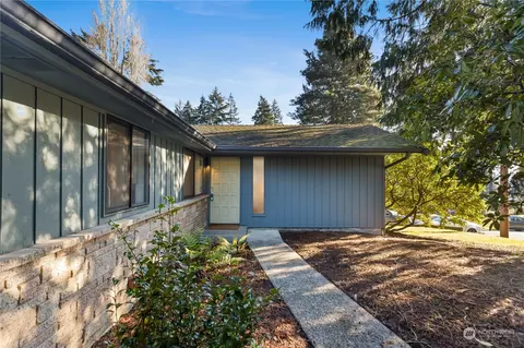 1352 N 176th St, Shoreline, WA 98133