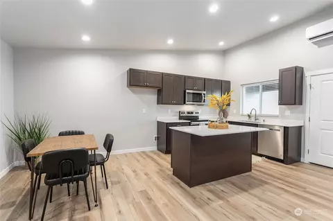 Kitchen - 314 Everson Rd #F, Everson, WA 98247 photo 2 of 4