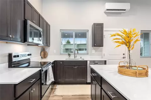 Kitchen - 314 Everson Rd #F, Everson, WA 98247 photo 4 of 4