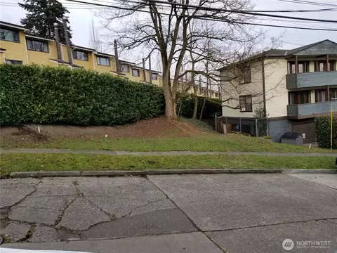 2602 E Thomas St, Seattle, WA 98112
