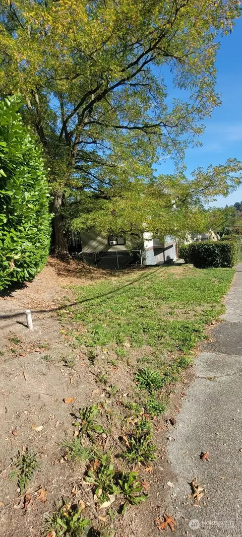 2602 E Thomas St, Seattle, WA 98112 photo 9